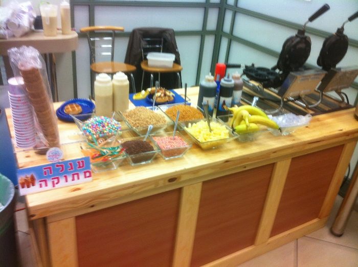 דוכן וופל בלגי עם תוספות